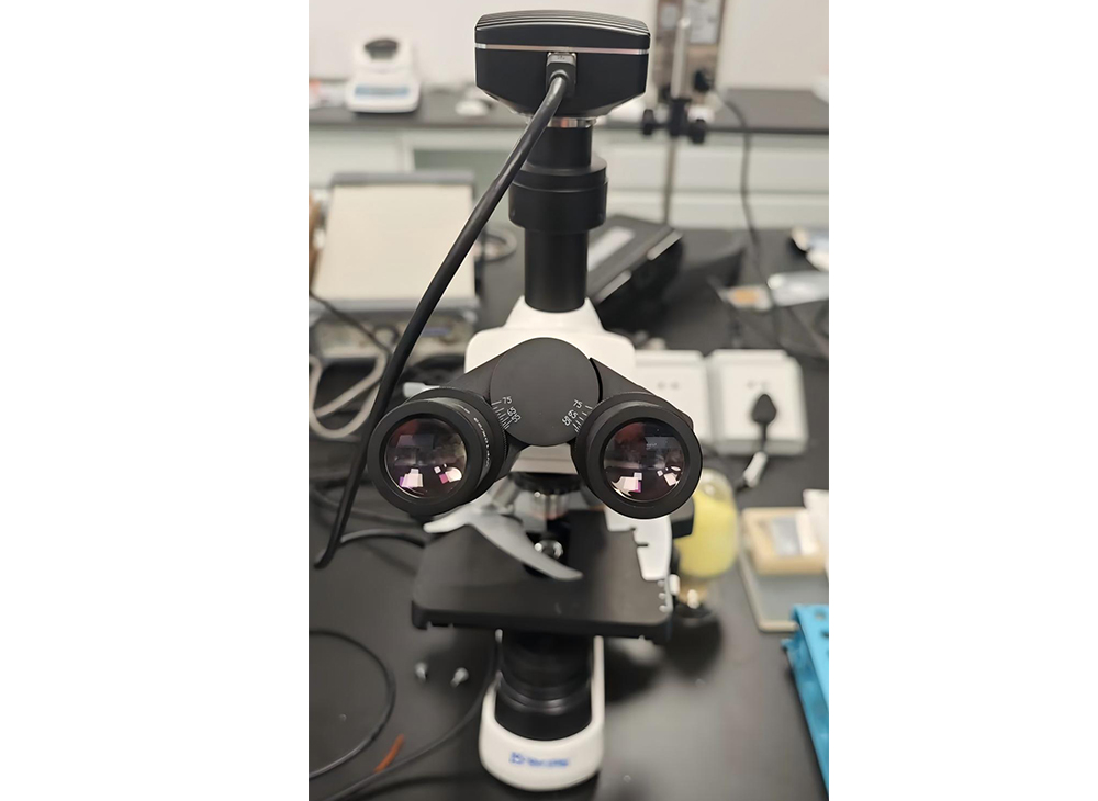 三目生物顯微鏡