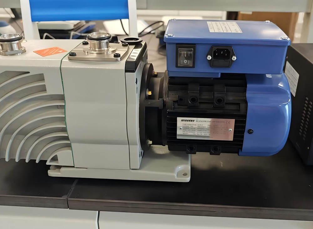 旋片式油封真空泵